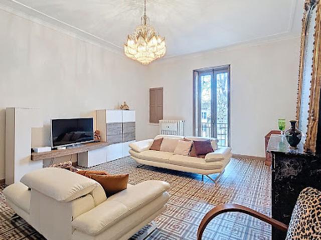 Vente Appartement 6 pièces 174.54 m2 Nimes