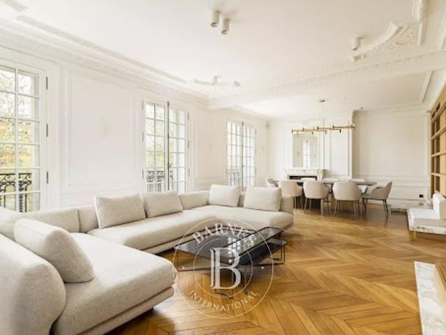 Vente Appartement 6 pièces 182.07 m2 Paris 6ème