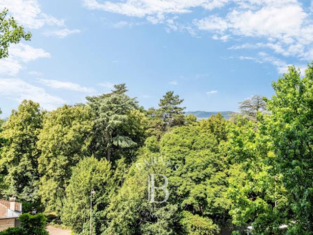 Vente Appartement 6 pièces 192.8 m2 Lyon 4ème
