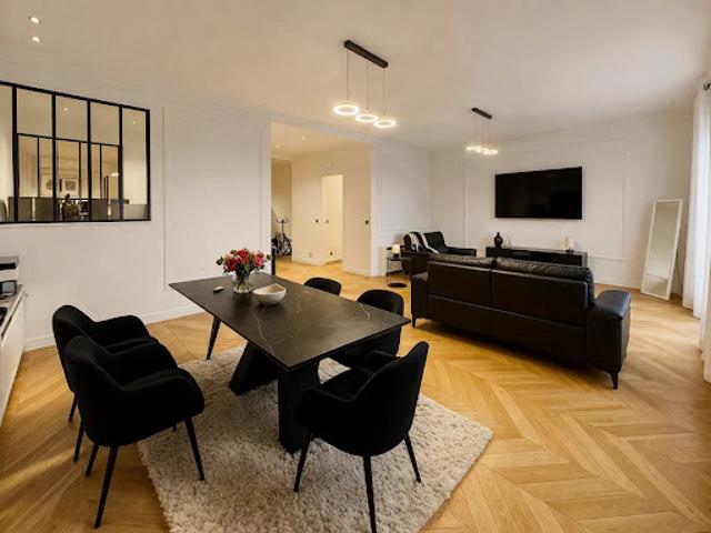 Vente Appartement 6 pièces 193.22 m2 Paris 16ème