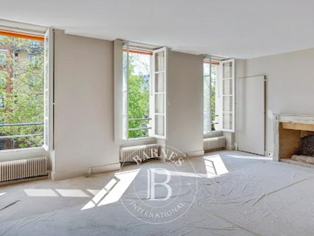 Vente Appartement 6 pièces 225.6 m2 Paris 7ème