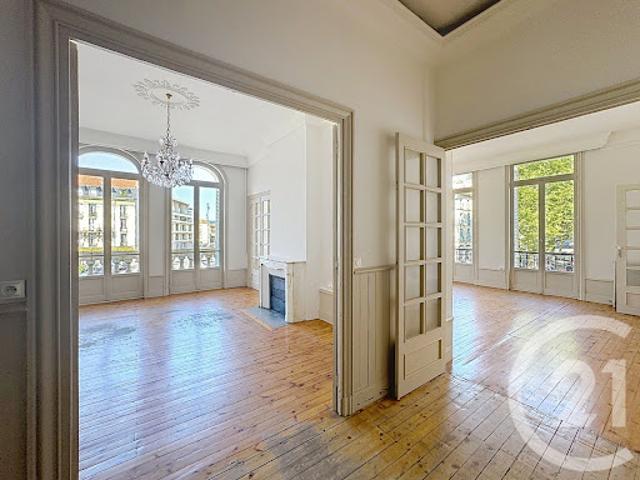 Vente Appartement 6 pièces 234.66 m2 Le Puy en Velay