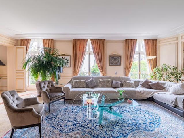 Vente Appartement 6 pièces 252.07 m2 Paris 16ème