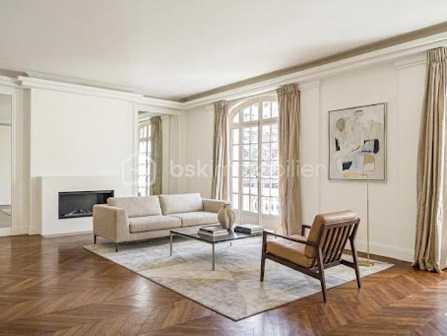 Vente Appartement 6 pièces 254.75 m2 Paris 17ème