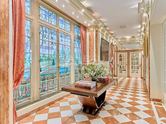 Vente Appartement 7 pièces 255.8 m2 Paris 16ème