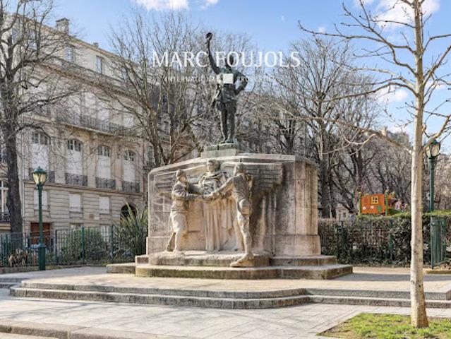 Vente Appartement 6 pièces 288.44 m2 Paris 16ème