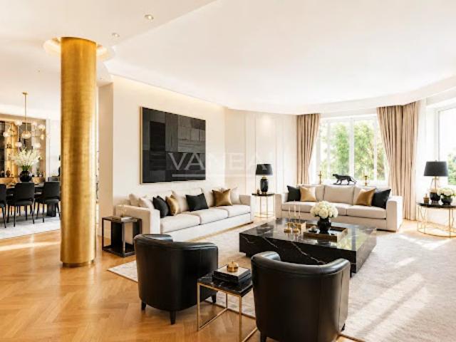 Vente Appartement 6 pièces 292.14 m2 Paris 16ème