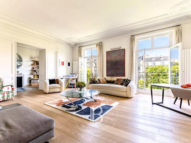 Vente Appartement 6 pièces 306.62 m2 Paris 16ème