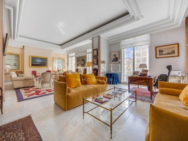 Vente Appartement 6 pièces 353.7 m2 Paris 8ème