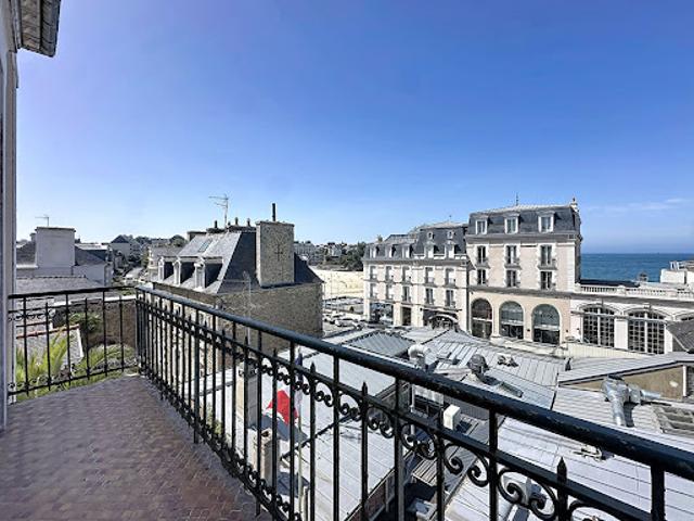 Vente Appartement 7 pièces 99.25 m2 Dinard