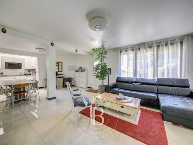 Vente Appartement 6 pièces 131.84 m2 Versailles