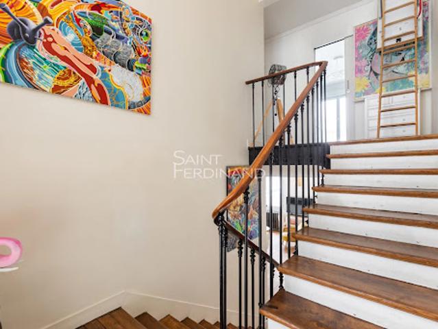 Vente Appartement 7 pièces 141.83 m2 Paris 19ème