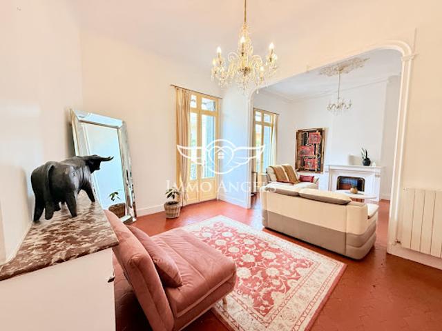 Vente Appartement 7 pièces 145.61 m2 Nimes