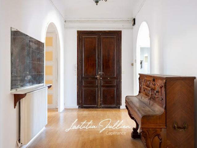 Vente Appartement 7 pièces 185 m2 Marseille 8ème