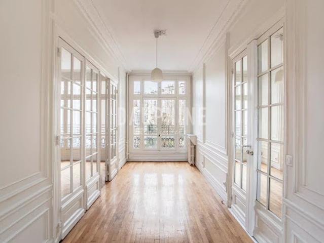 Vente Appartement 7 pièces 191 m2 Paris 14ème