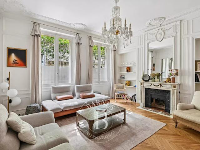 Vente Appartement 7 pièces 195.64 m2 Paris 7ème