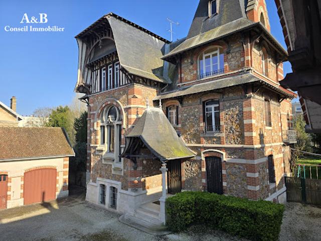 Vente Appartement 7 pièces 229.6 m2 Troyes