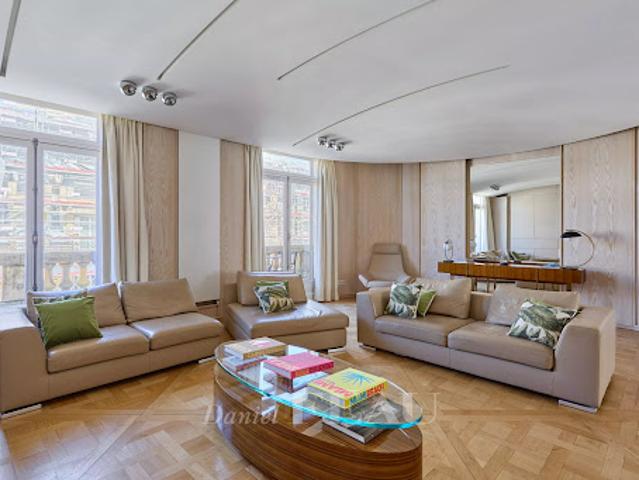 Vente Appartement 7 pièces 228 m2 Paris 16ème