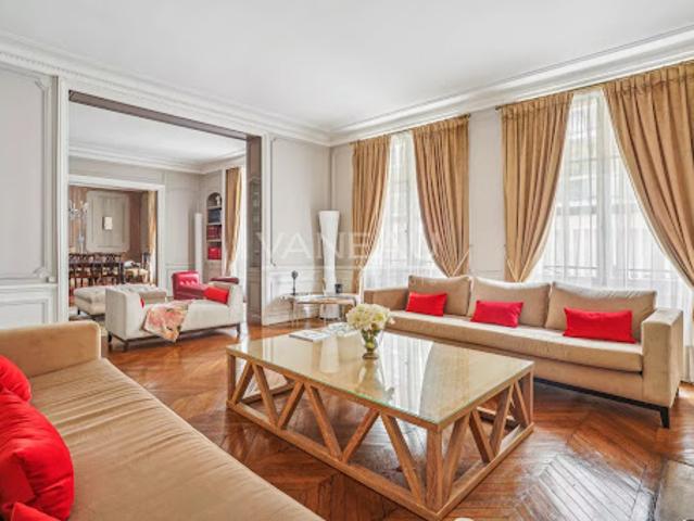 Vente Appartement 7 pièces 241.98 m2 Paris 16ème