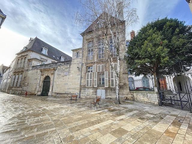 Vente Appartement 7 pièces 250 m2 Dijon