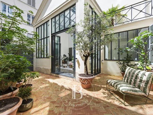 Vente Appartement 7 pièces 268.9 m2 Paris 3ème