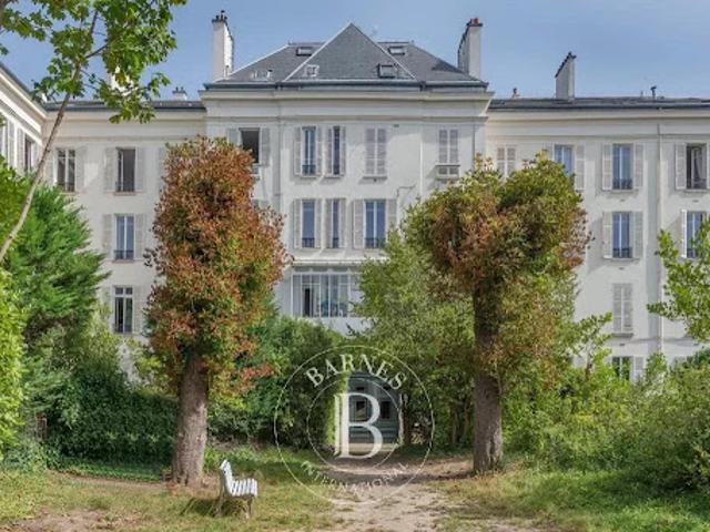 Vente Appartement 7 pièces 270.76 m2 Versailles