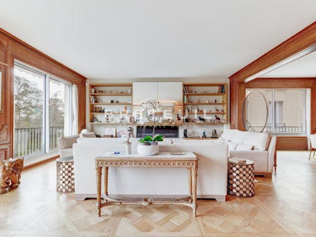Vente Appartement 7 pièces 326.13 m2 Paris 16ème
