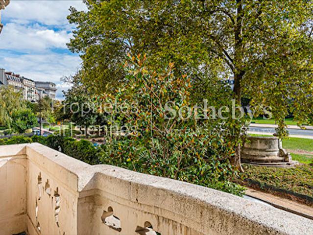 Vente Appartement 8 pièces 455 m2 Paris 16ème
