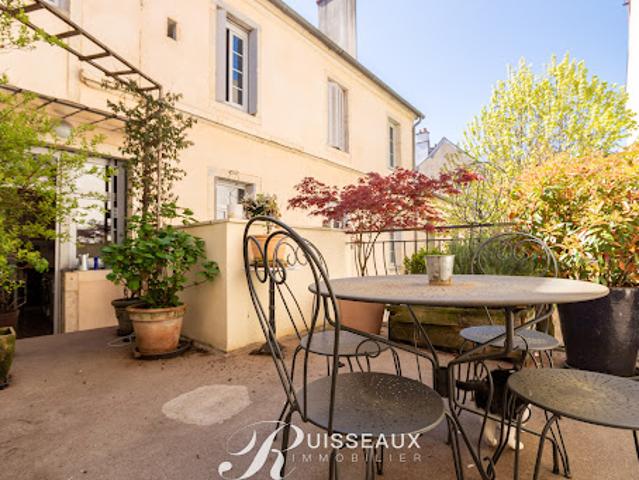 Vente Appartement 8 pièces 182.56 m2 Dijon