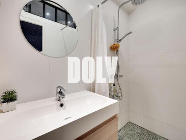 Vente Appartement 8 pièces 196.34 m2 Paris 10ème