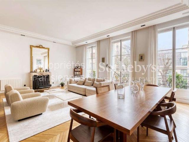 Vente appartement 8 pièces Paris 16e 75