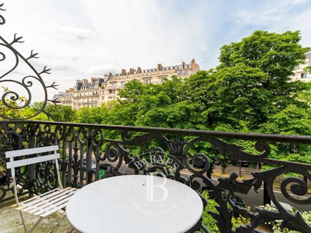 Vente Appartement 9 pièces 424.3 m2 Paris 16ème