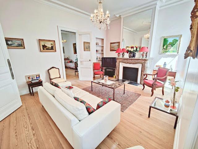 Vente Appartement 9 pièces 238 m2 Bordeaux