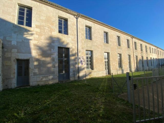 Vente appartement 0 pièce s 128m² Angoulême