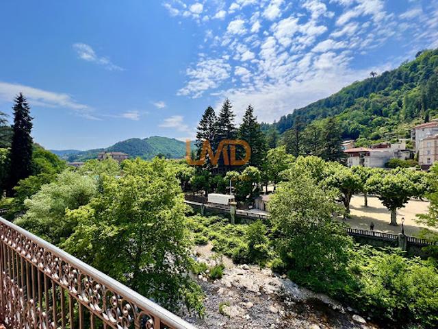 Vente Appartement 15 pièces 195 m2 Vals les Bains