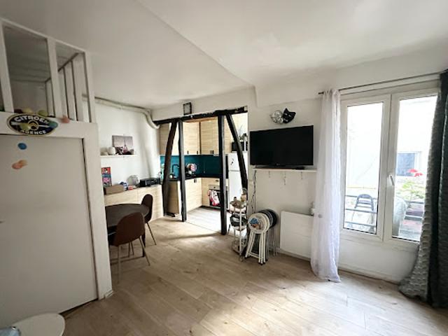 Vente Appartement 1 pièce 24 m2 Paris 18ème