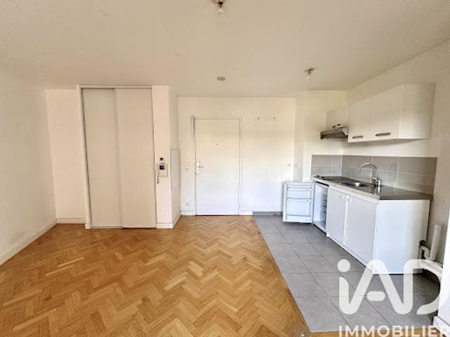 Vente Appartement 1 pièce 25 m2 Velizy villacoublay