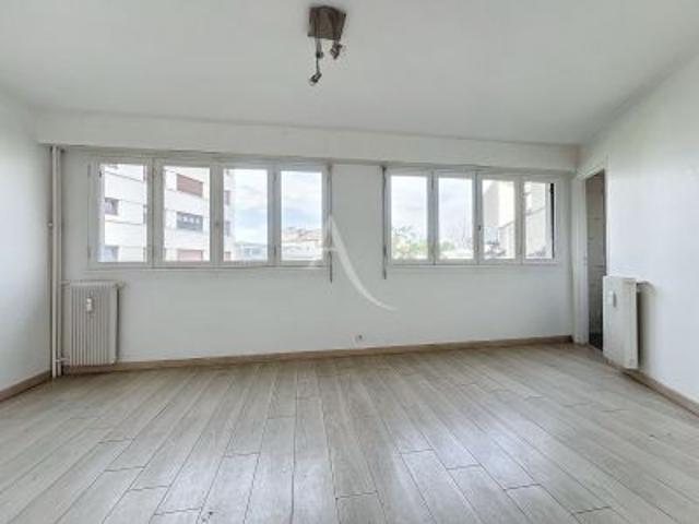 Vente Appartement 1 pièce 27 m2 Chelles
