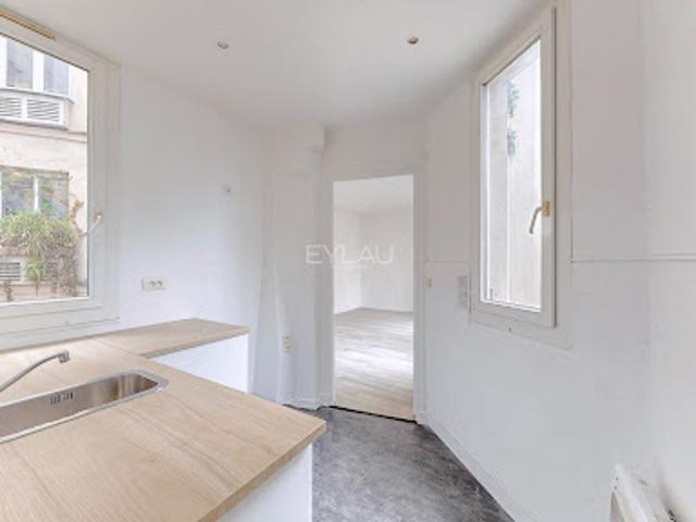 Vente Appartement 1 pièce 27 m2 Paris 18ème