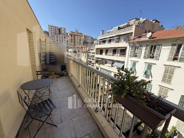 Vente Appartement 1 pièce 28 m2 Nice