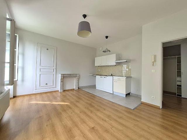 Vente Appartement 1 pièce 28.4 m2 Mandres les Roses