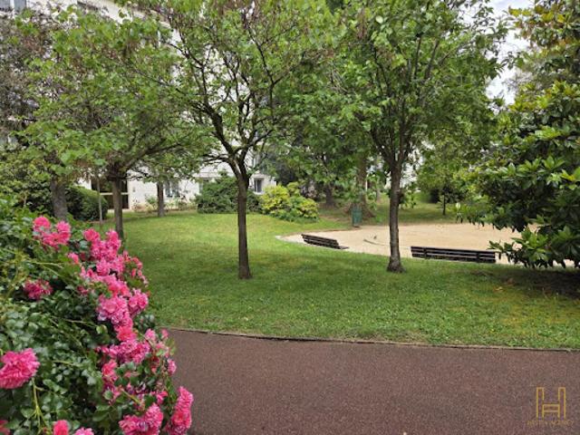 Vente Appartement 1 pièce 29 m2 Versailles