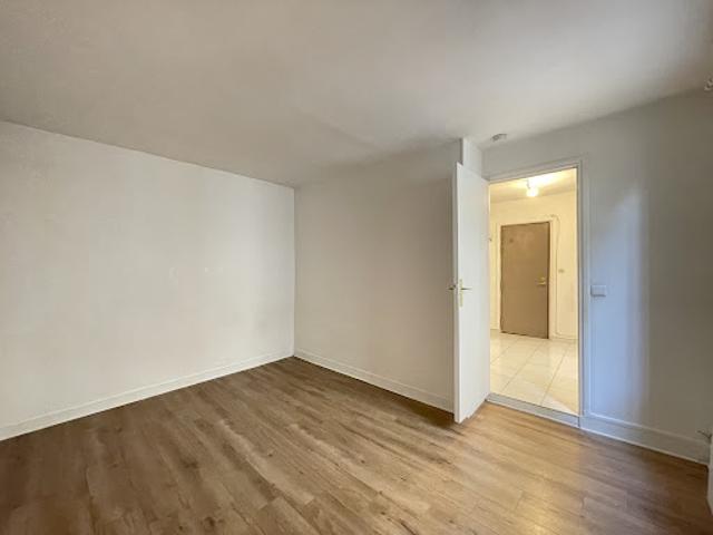 Vente Appartement 1 pièce 22.4 m2 Paris 18ème