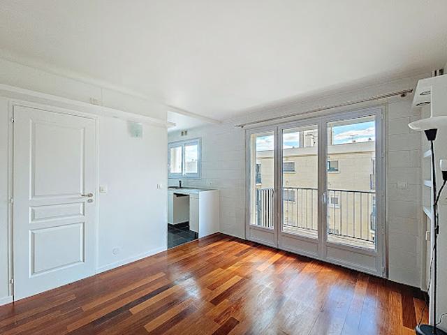 Vente Appartement 1 pièce 22.7 m2 La Varenne Saint Hilaire