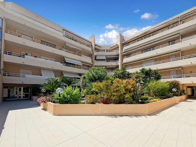 Vente Appartement 1 pièce 30 m2 Cagnes sur Mer