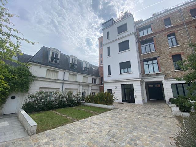 Vente Appartement 1 pièce 30.43 m2 Courbevoie