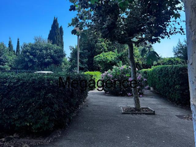 Vente Appartement 1 pièce 31 m2 Hyeres