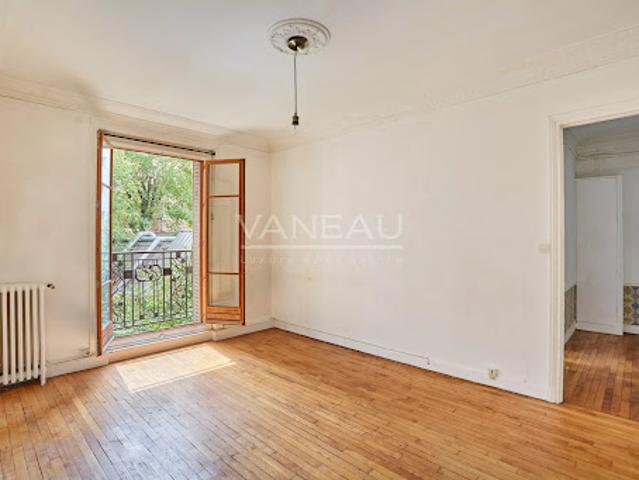 Vente Appartement 1 pièce 31.2 m2 Paris 18ème