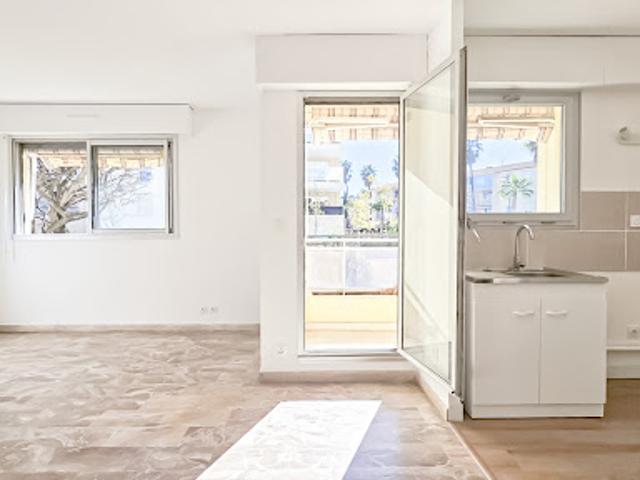 Vente Appartement 1 pièce 32 m2 Hyeres