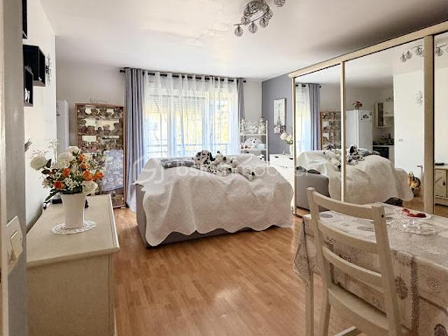 Vente Appartement 1 pièce 33.07 m2 Bussy Saint Georges